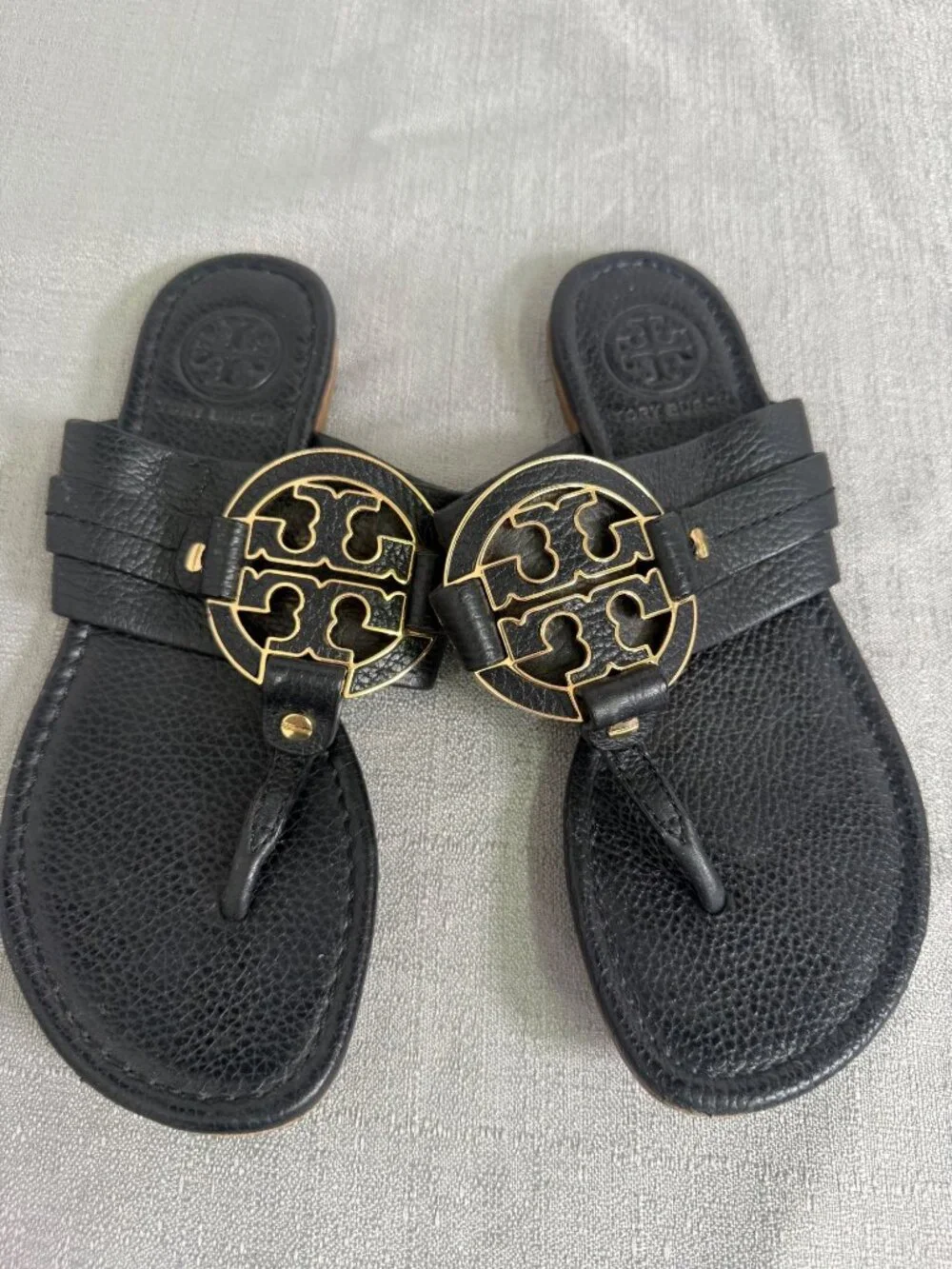 Tory Burch Miller Black Leather Thong Sandals Size 6M Gold Logo Accent